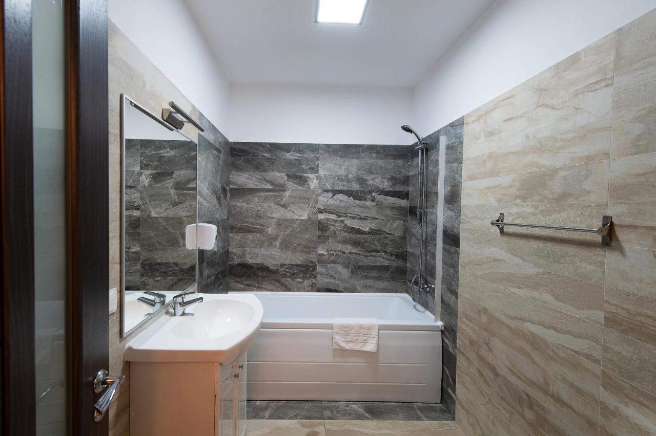 Tonitza Apartments Cluj-Napoca Ngoại thất bức ảnh